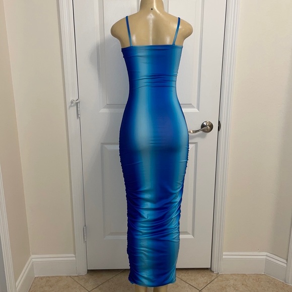 Multi Blue Fitted Dress - Picture 3 of 5